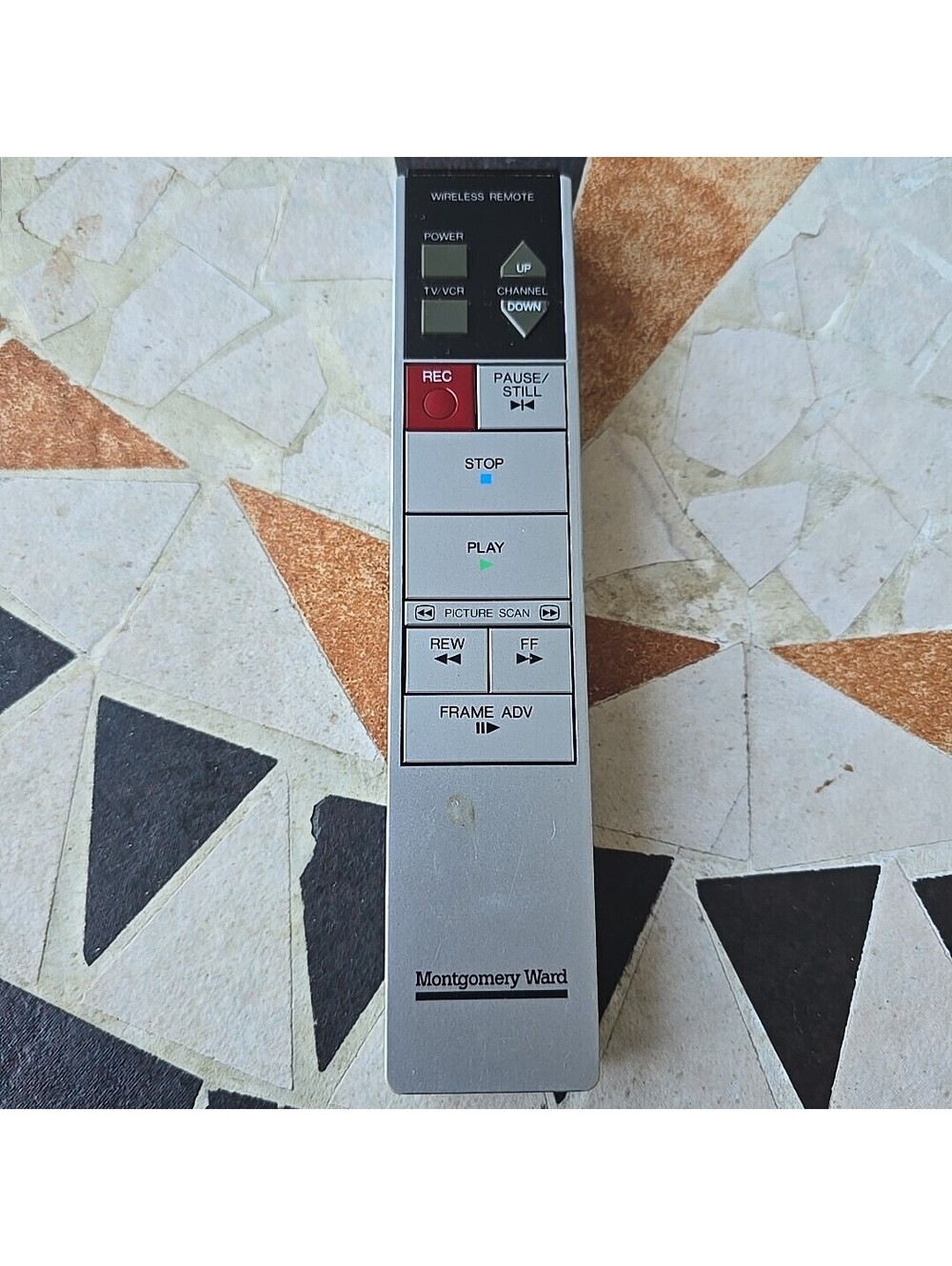 Vintage Montgomery Ward JSJ 10551 VCR Remote Control RRMCG0038GESA Tested